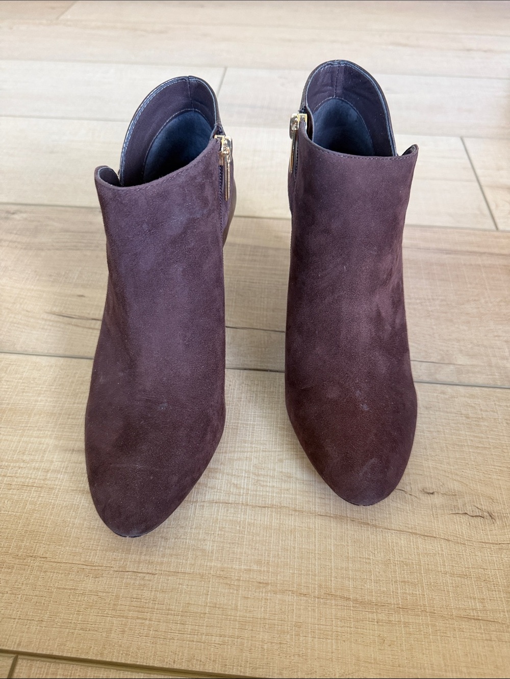 Vince Camuto brown suede ankle boots. Size 7